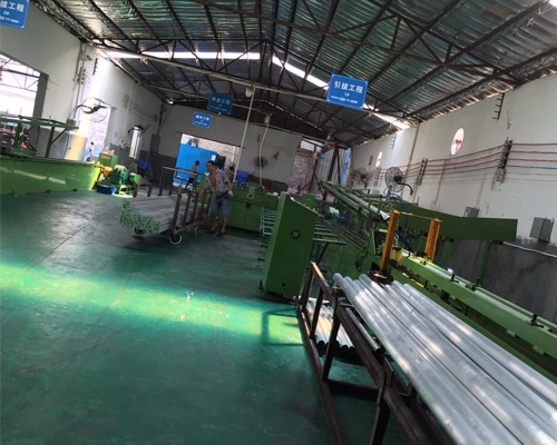 東莞紀(jì)輝鋁制品選擇方榮精機(jī)精密鋁管矯直機(jī)，精密冷拔機(jī)